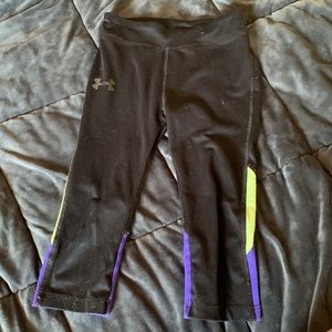 Girls Under Armour size 5 Athletic leggings